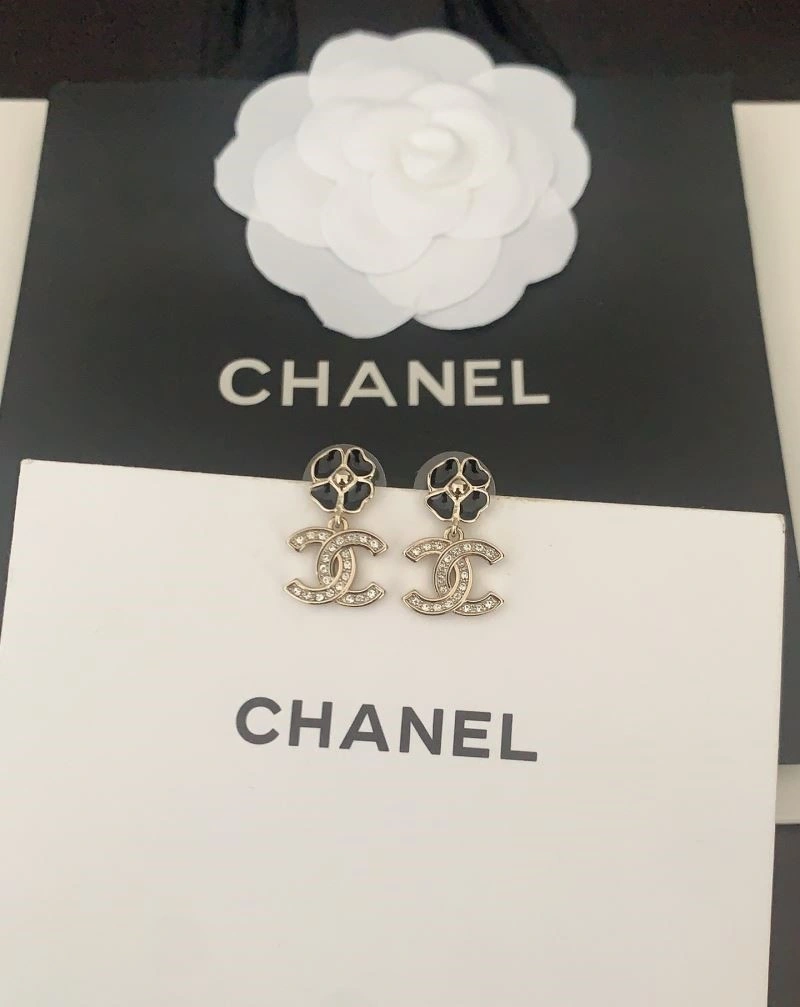 Lightweight Chanel Earrings 222980