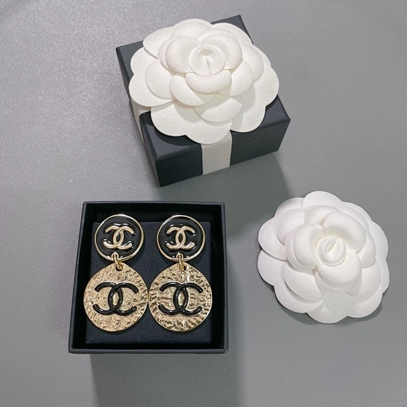 Elegant Chanel Earrings 223094