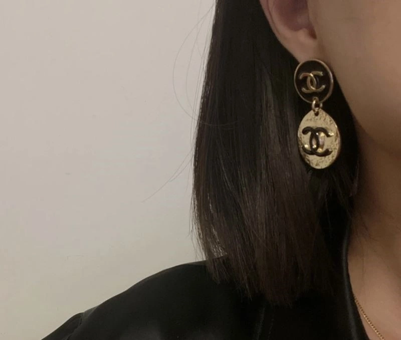 Elegant Chanel Earrings 223094