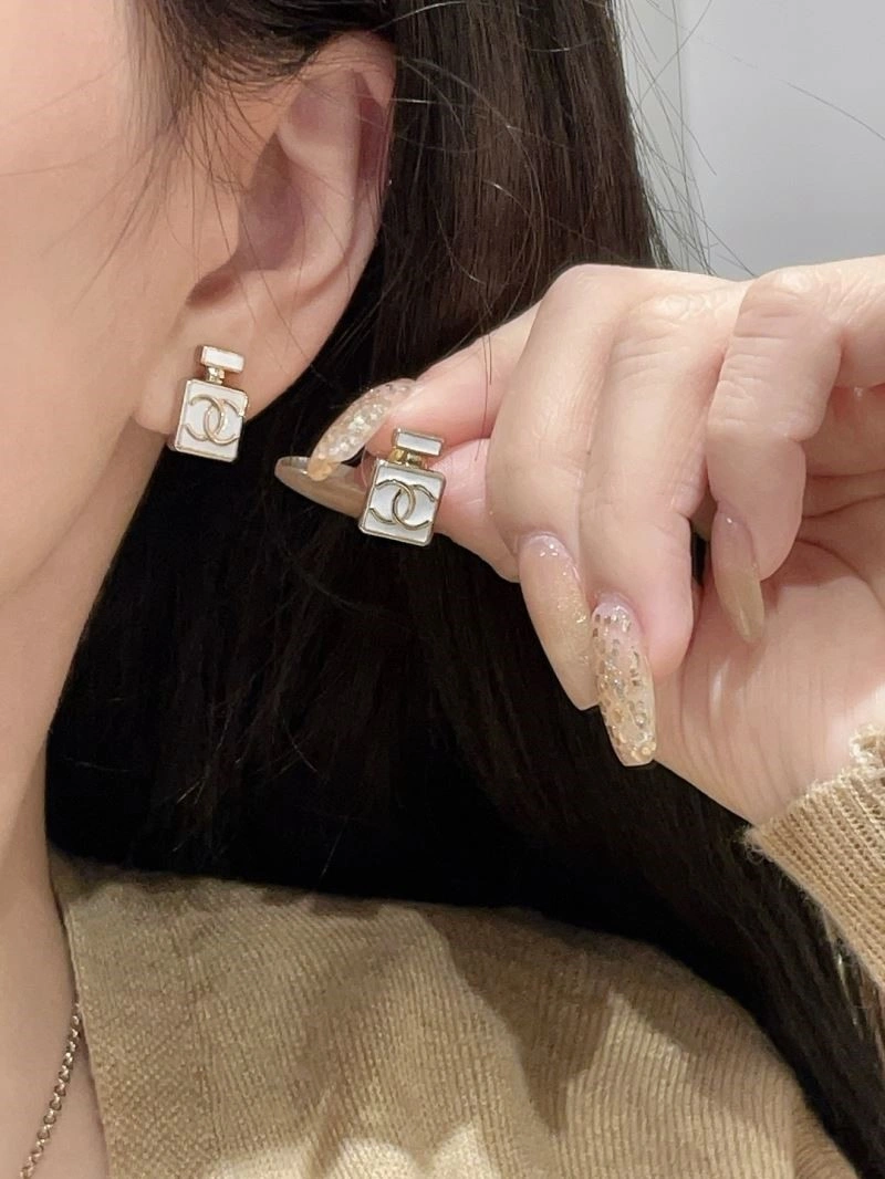 Chanel Earrings Sleek 222970