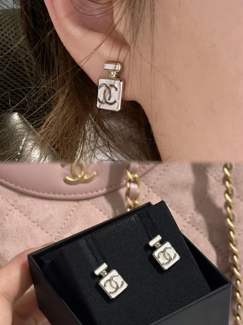 Chanel Earrings Sleek 222970