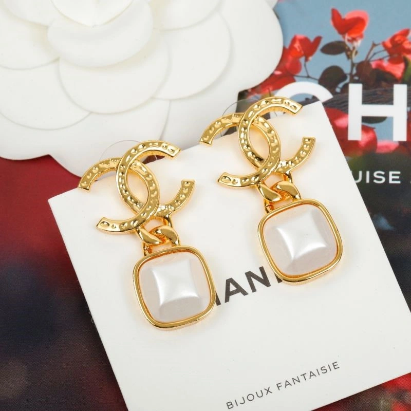 Chanel Earrings Affordable 222960