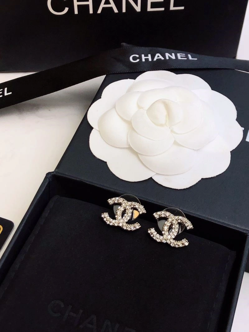 Versatile Chanel Earrings 222971
