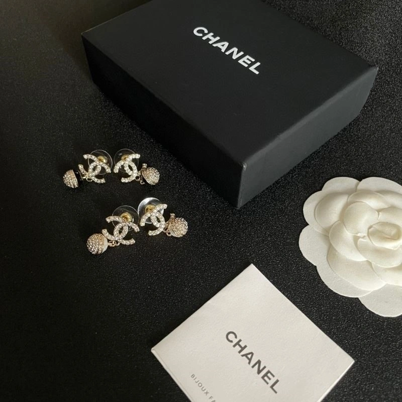 Chanel Earrings Practical 222966