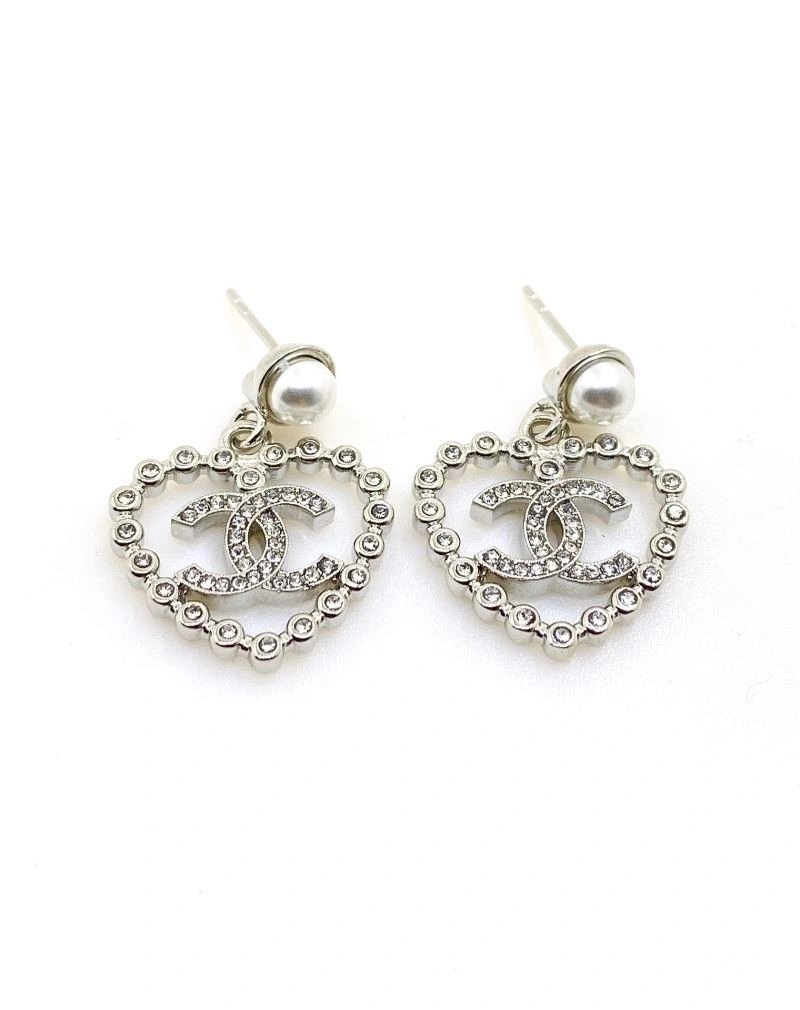 Elegant Chanel Earrings 222928