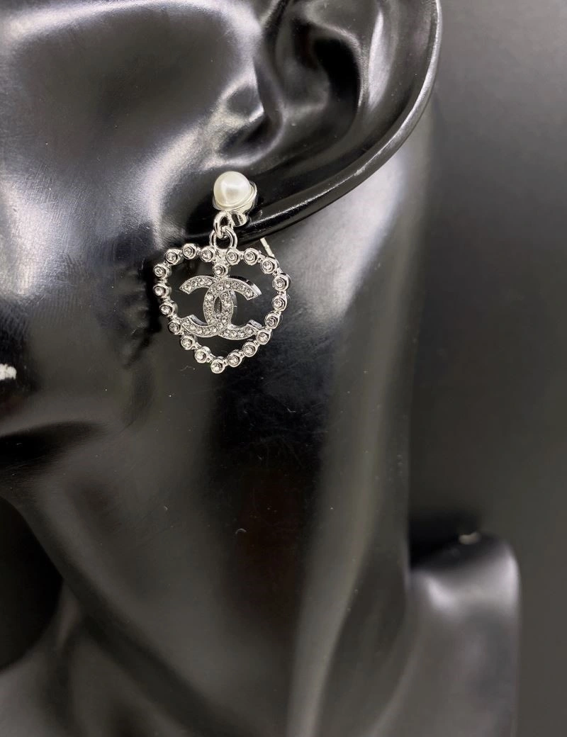 Elegant Chanel Earrings 222928