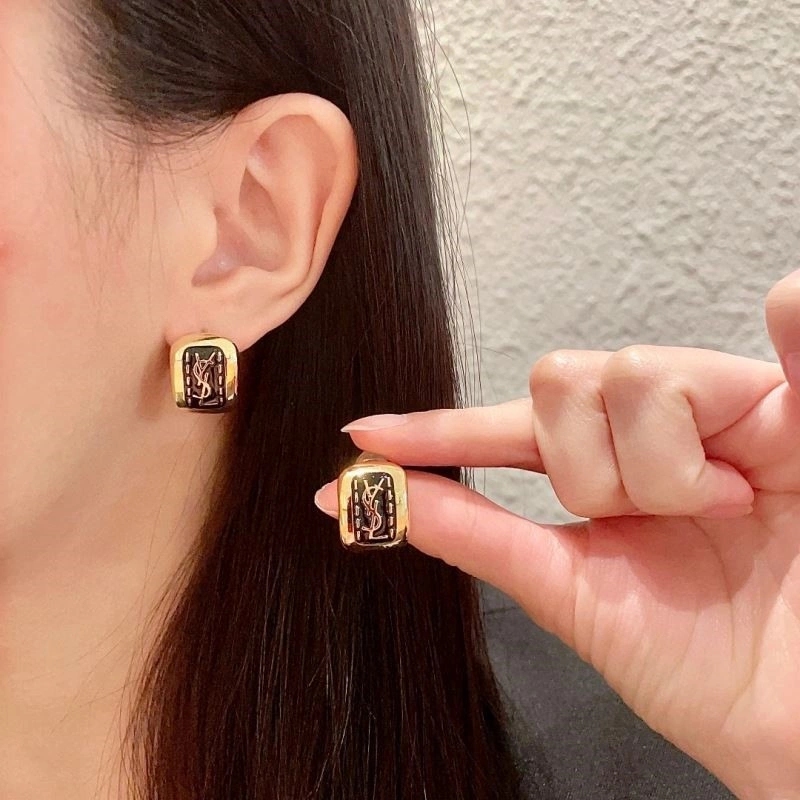 Chanel Earrings Bold 222902
