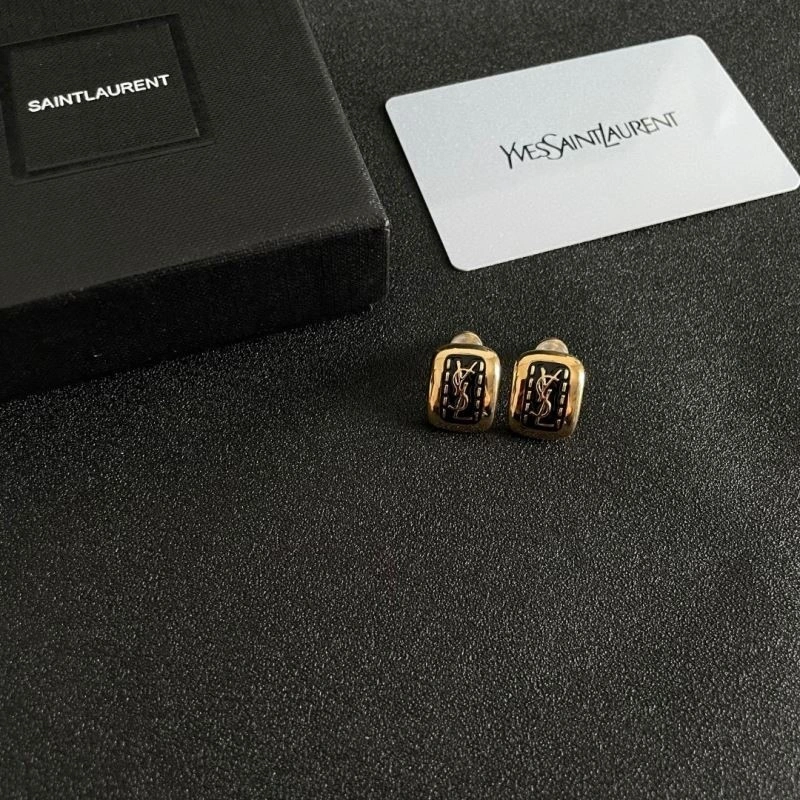 Chanel Earrings Bold 222902