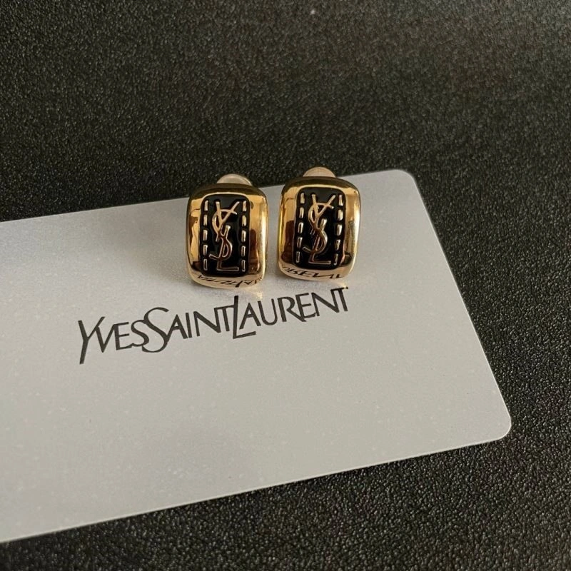 Chanel Earrings Bold 222902