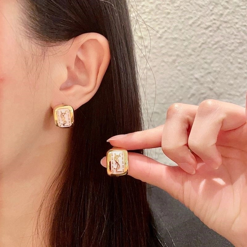 Neat Chanel Earrings 222900