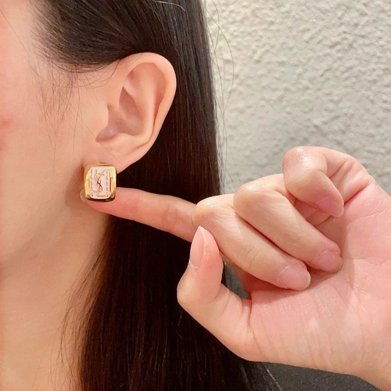Neat Chanel Earrings 222900