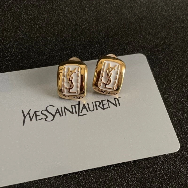 Neat Chanel Earrings 222900