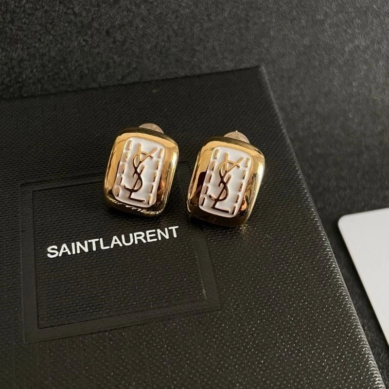 Neat Chanel Earrings 222900