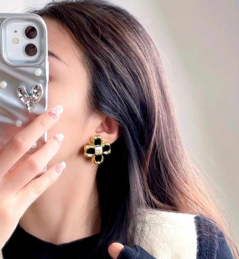 Chanel Earrings Refined 222898