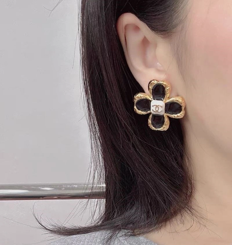 Chanel Earrings Refined 222898