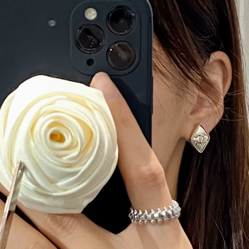 Chanel Earrings MoistureWicking 222886