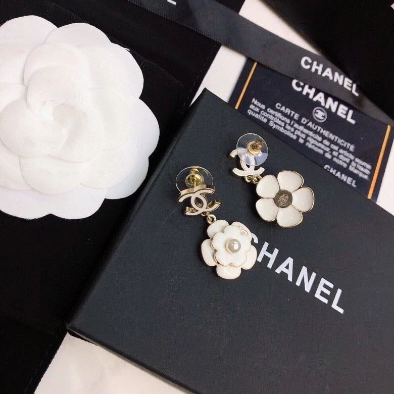 Minimalist Chanel Earrings 222892
