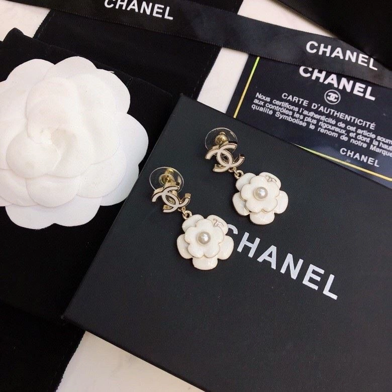Minimalist Chanel Earrings 222892