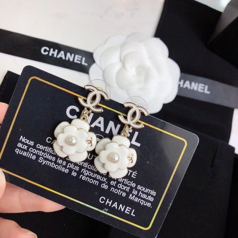 Minimalist Chanel Earrings 222892