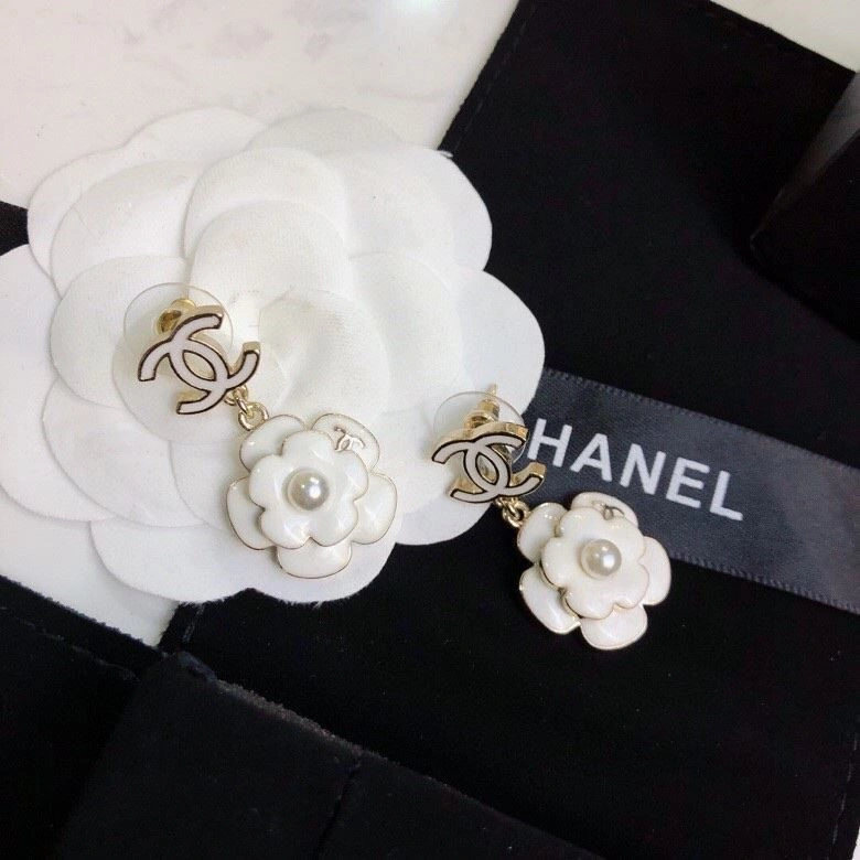 Minimalist Chanel Earrings 222892