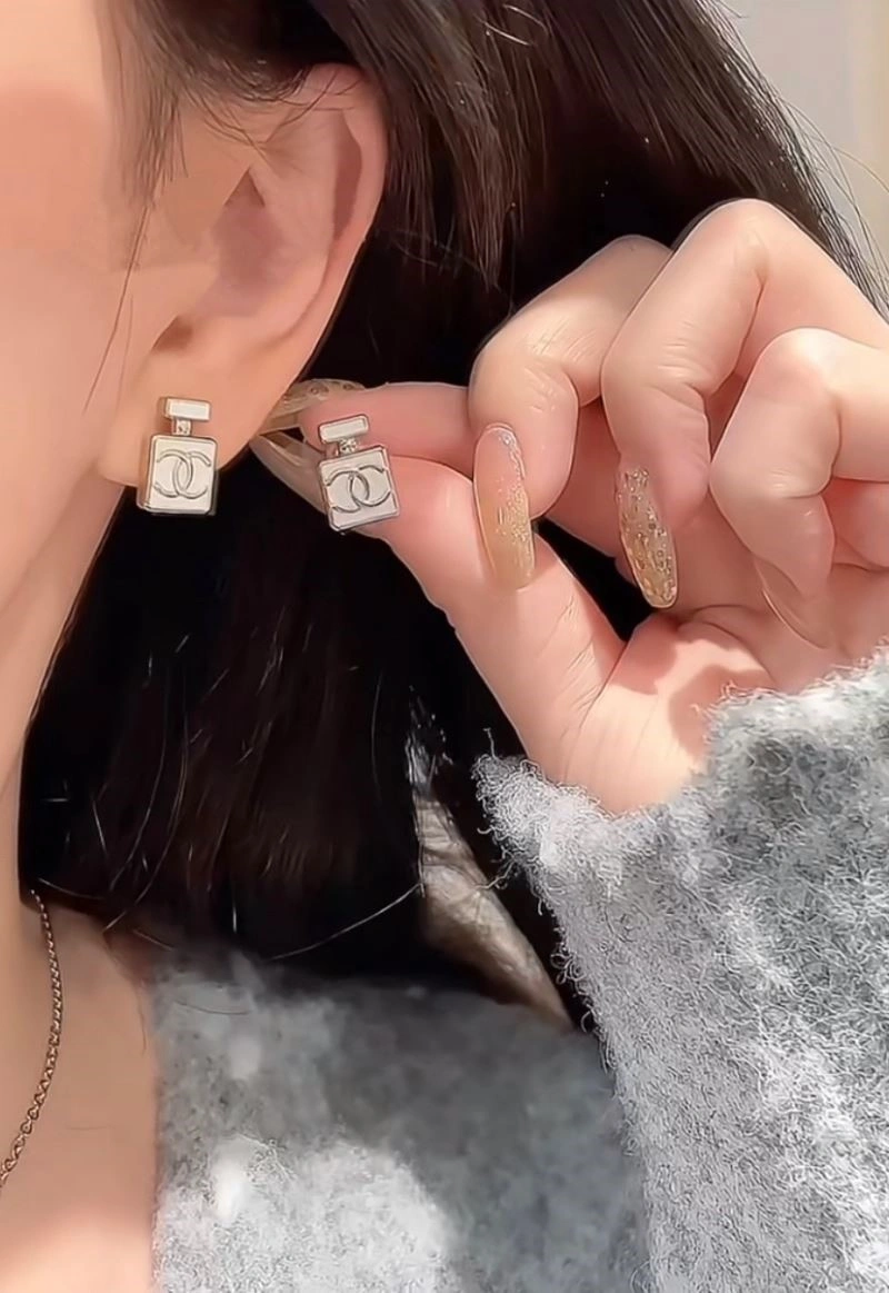 Resilient Chanel Earrings 222831