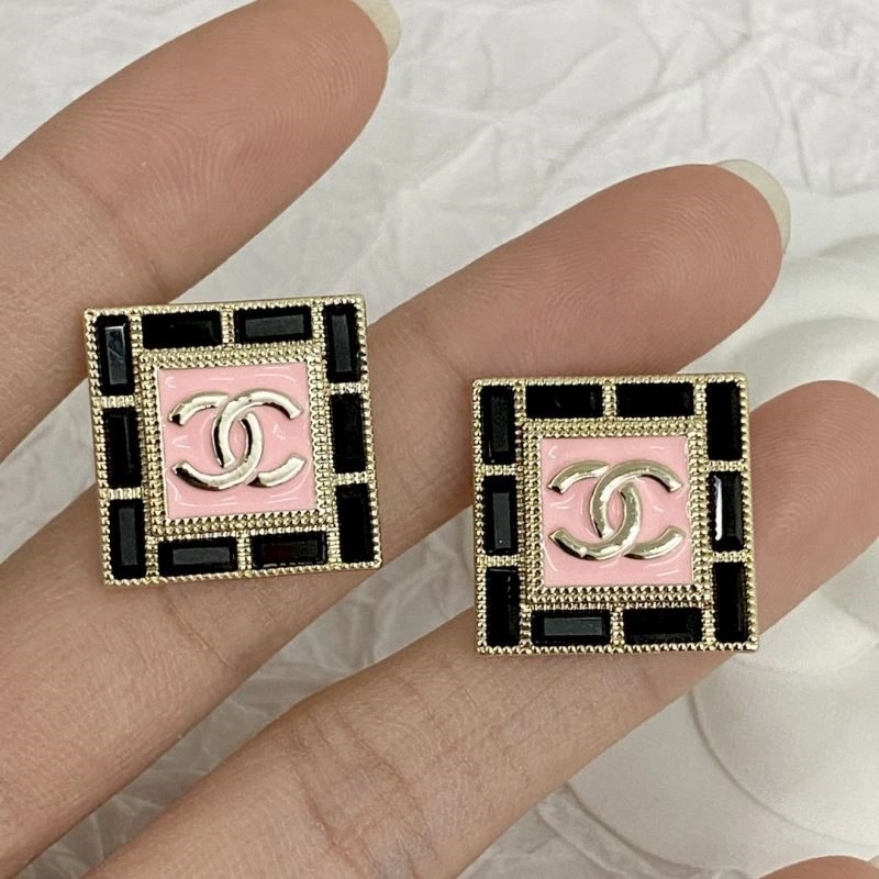 Elegant Chanel Earrings 222826