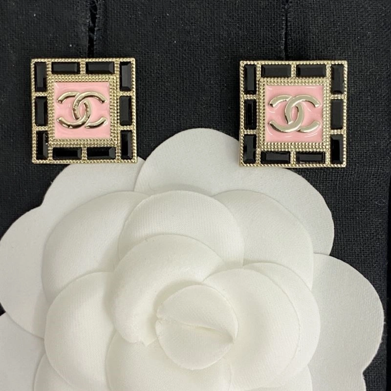 Elegant Chanel Earrings 222826