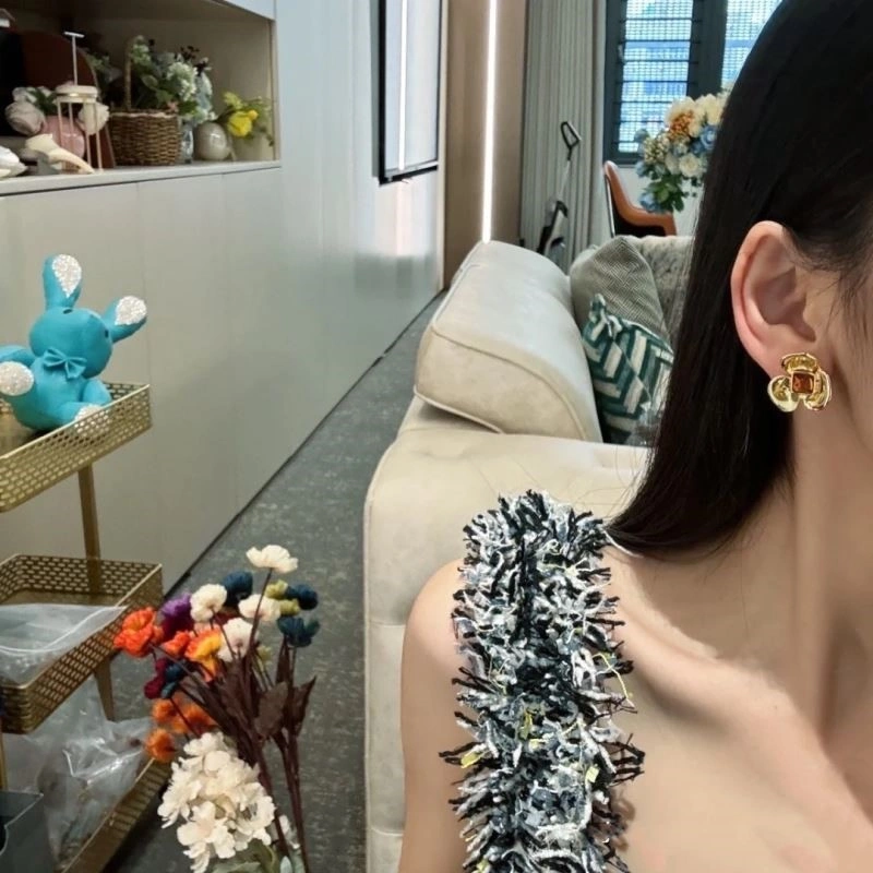 Snug Chanel Earrings 222823