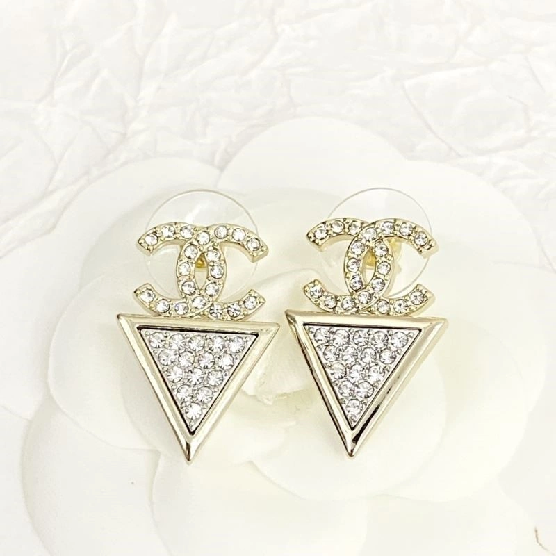 Chanel Earrings Comfortable 222850