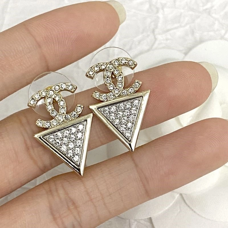 Chanel Earrings Comfortable 222850