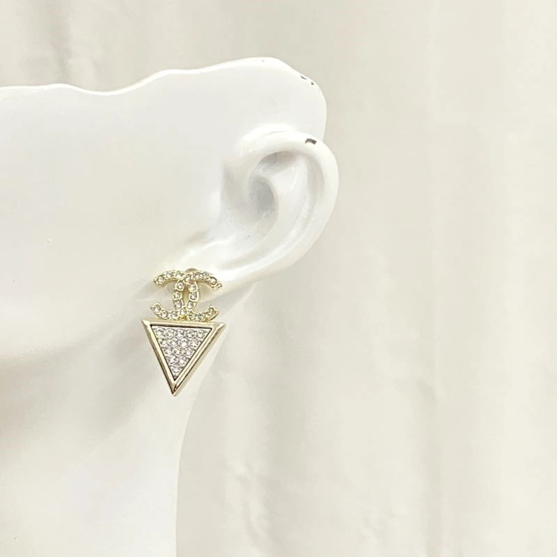 Chanel Earrings Comfortable 222850