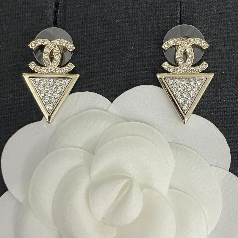 Chanel Earrings Comfortable 222850