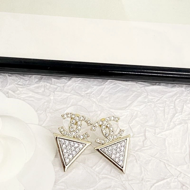 Chanel Earrings Comfortable 222850