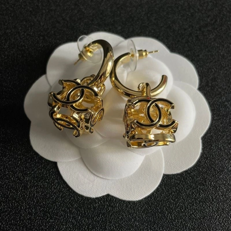 Affordable Chanel Earrings 222805