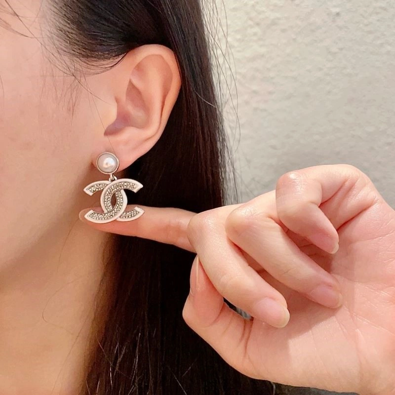 Chanel Earrings Durable 222807