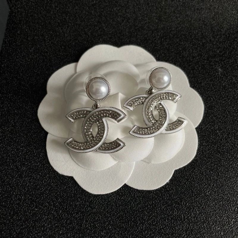 Chanel Earrings Durable 222807