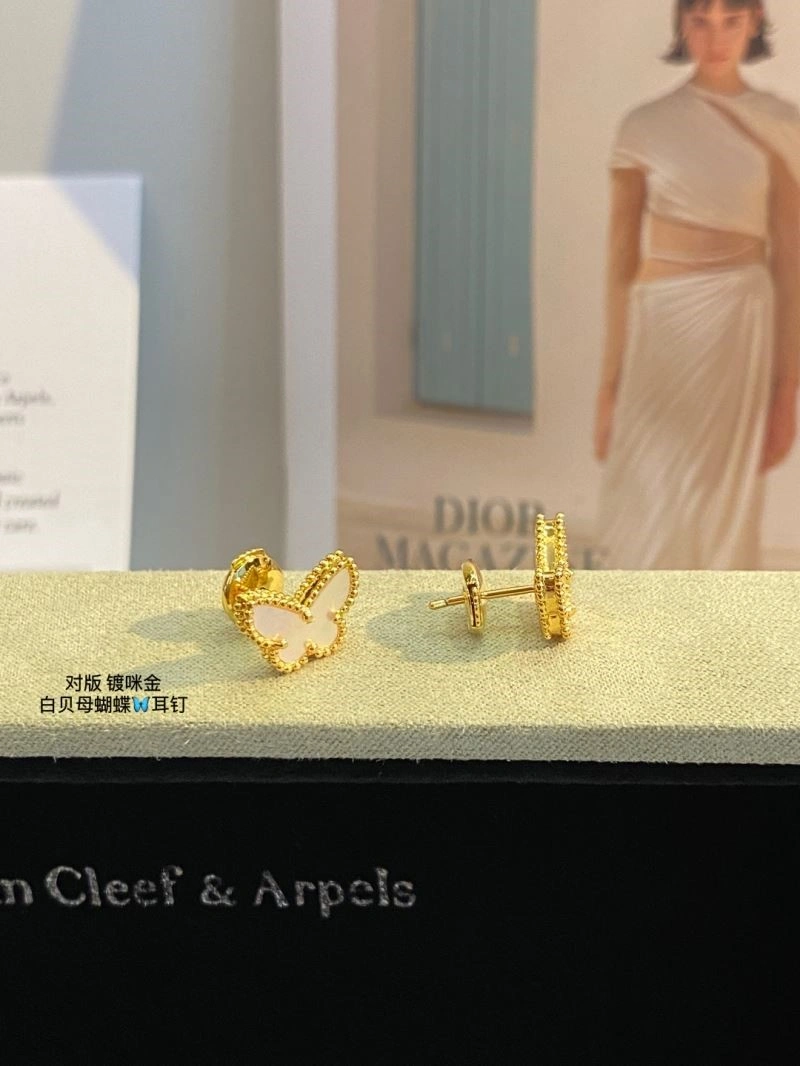 SportInspired Chanel Earrings 222796
