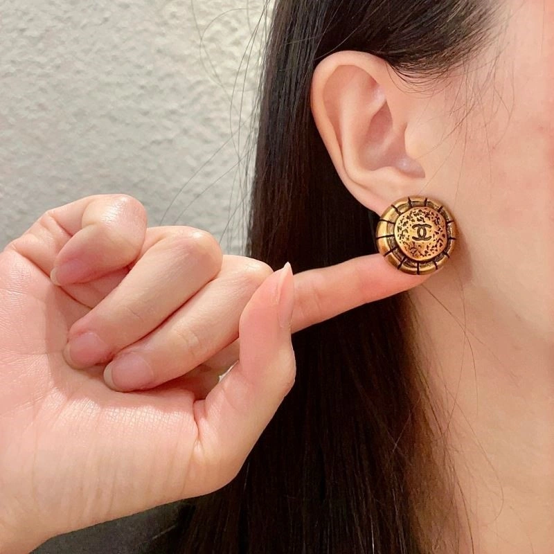 Snug Chanel Earrings 222775