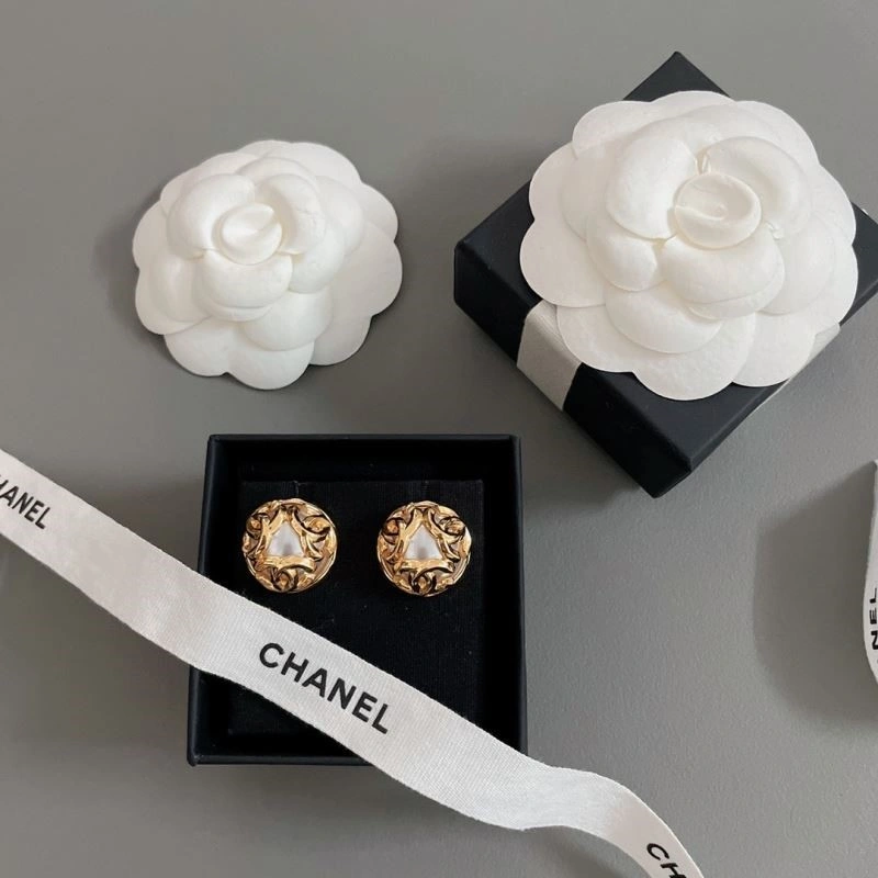 Minimalist Chanel Earrings 222794