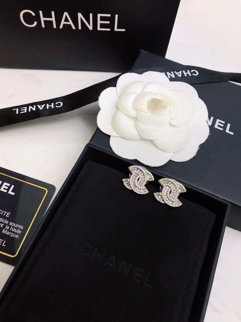 Chanel Earrings Compact 222741