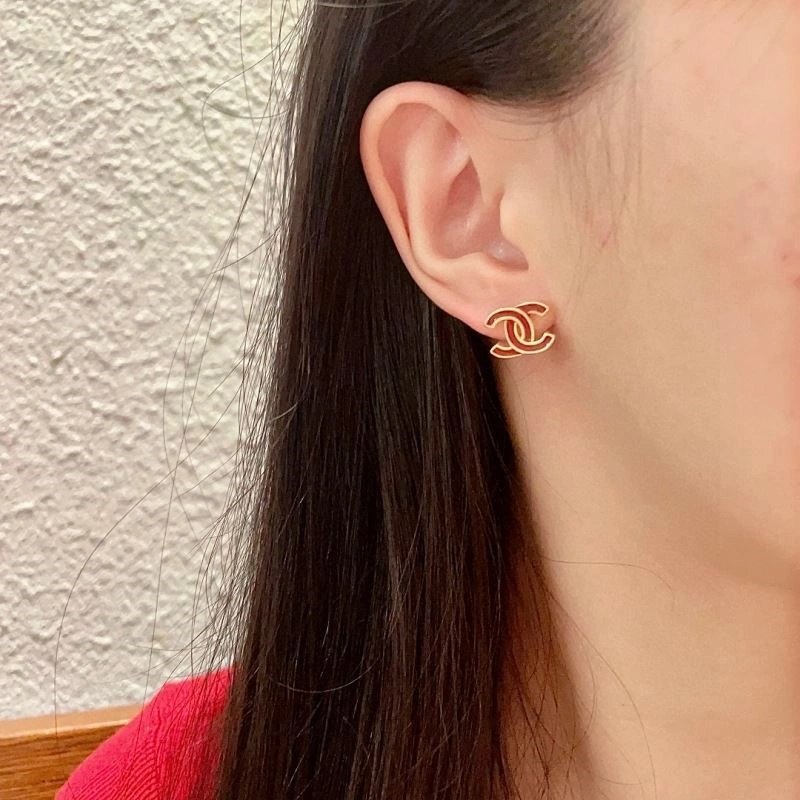 Elegant Chanel Earrings 222747