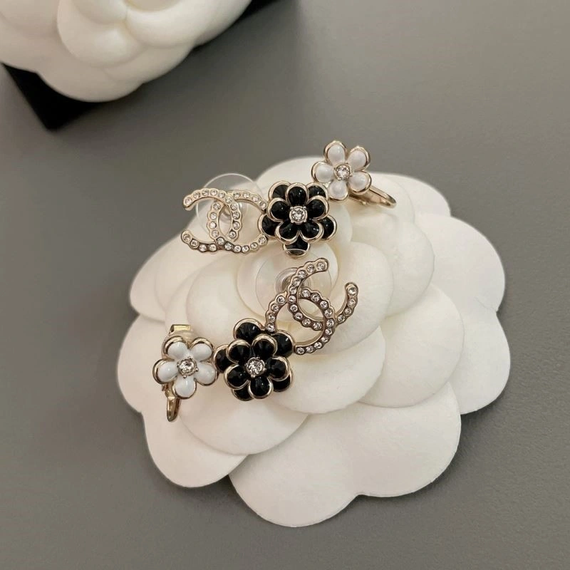 Attractive Chanel Earrings 222742
