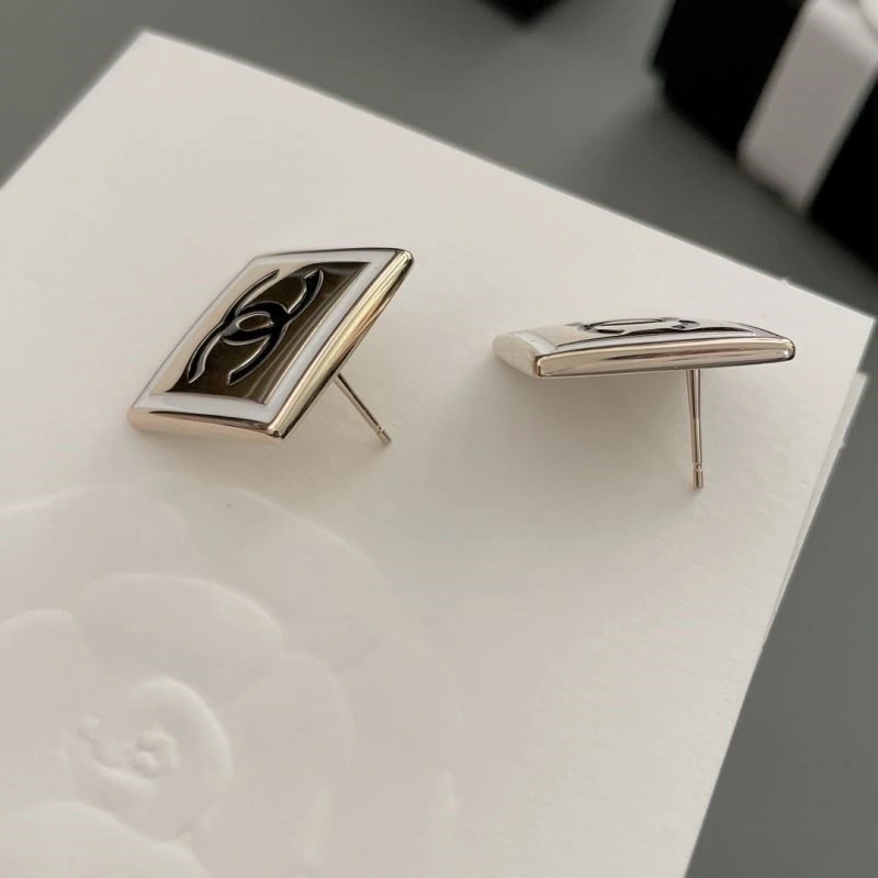 Effortless Chanel Earrings 222811