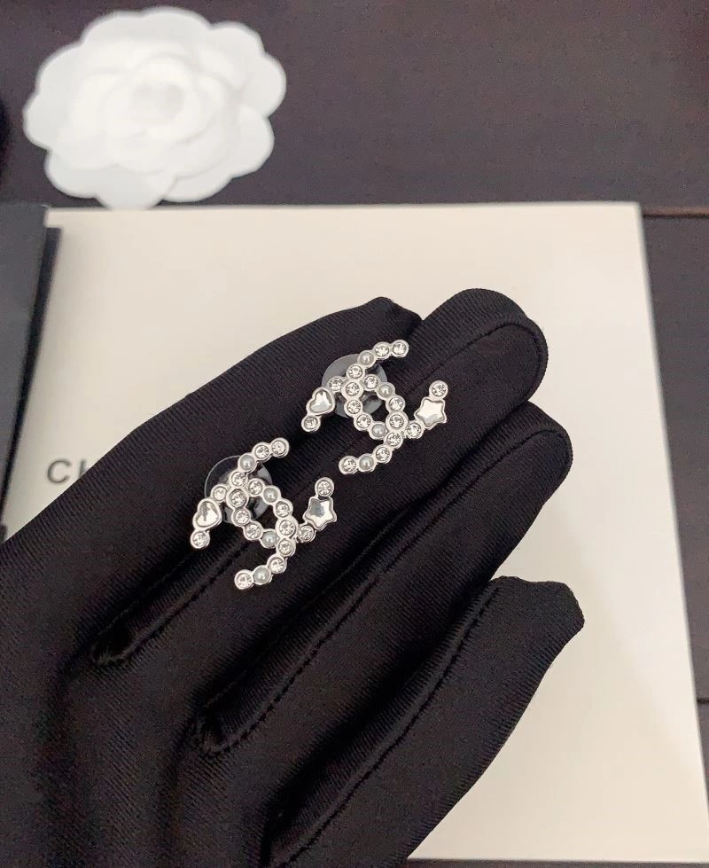 Chanel Earrings Comfortable 222735