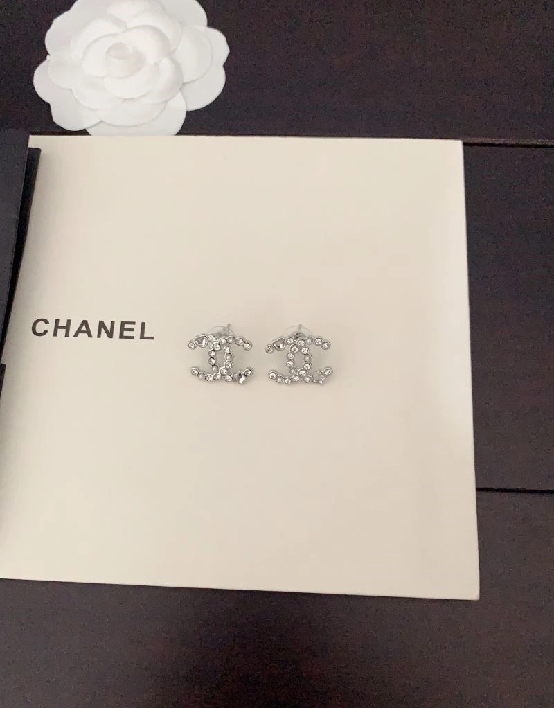 Chanel Earrings Comfortable 222735
