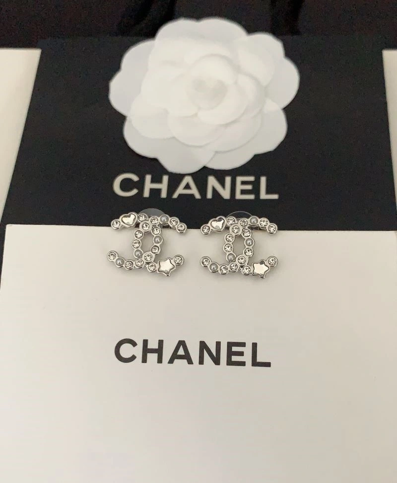 Chanel Earrings Comfortable 222735