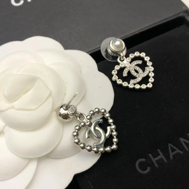 Trendy Chanel Earrings 222768
