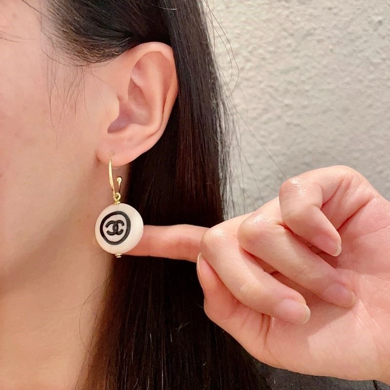 Chanel Earrings Cozy 222695