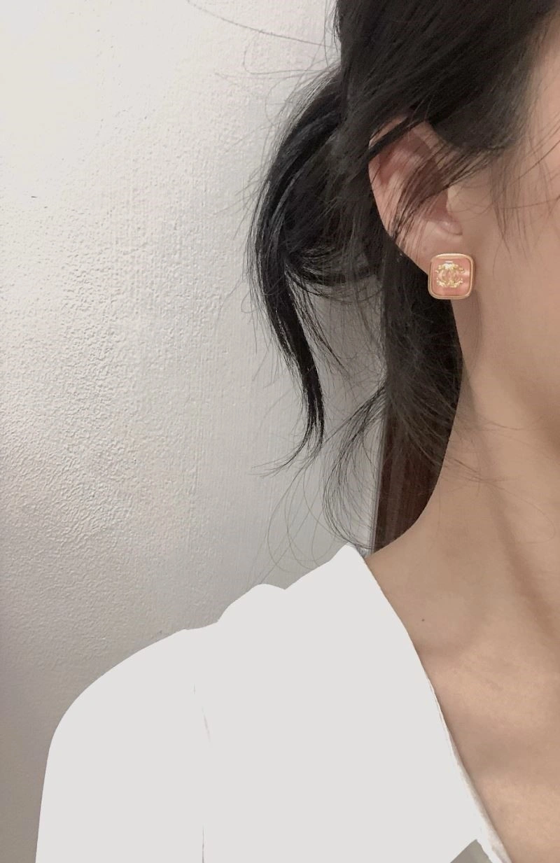 Comfortable Chanel Earrings 222686
