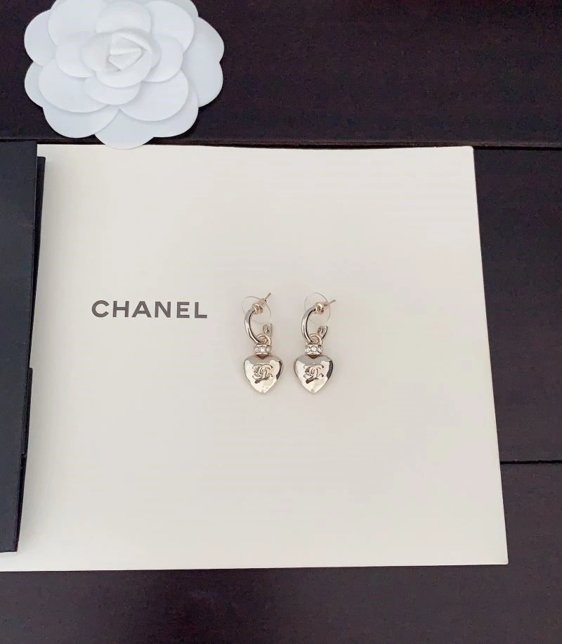 EyeCatching Chanel Earrings 222740